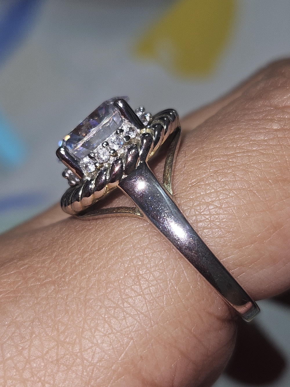 Round Crystal Cocktail Ring - Picture 5 of 6